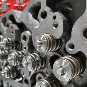 24v-cummins-cylinder-head-1